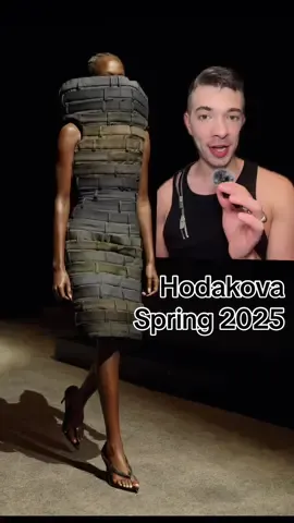 Hodakova 🤐🖼️👏🏻 @DARA please get us up close with the zips #fashion #fashiontiktok #Runway #review  