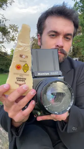 I made a true Italian camera filter 🇮🇹📷 #jeanblack #viral #photographer #viralvideos #hasselblad #kodak #fyp #cat #tech #style #Lifestyle #mamiya #film #lomography #asmr #streetphotography