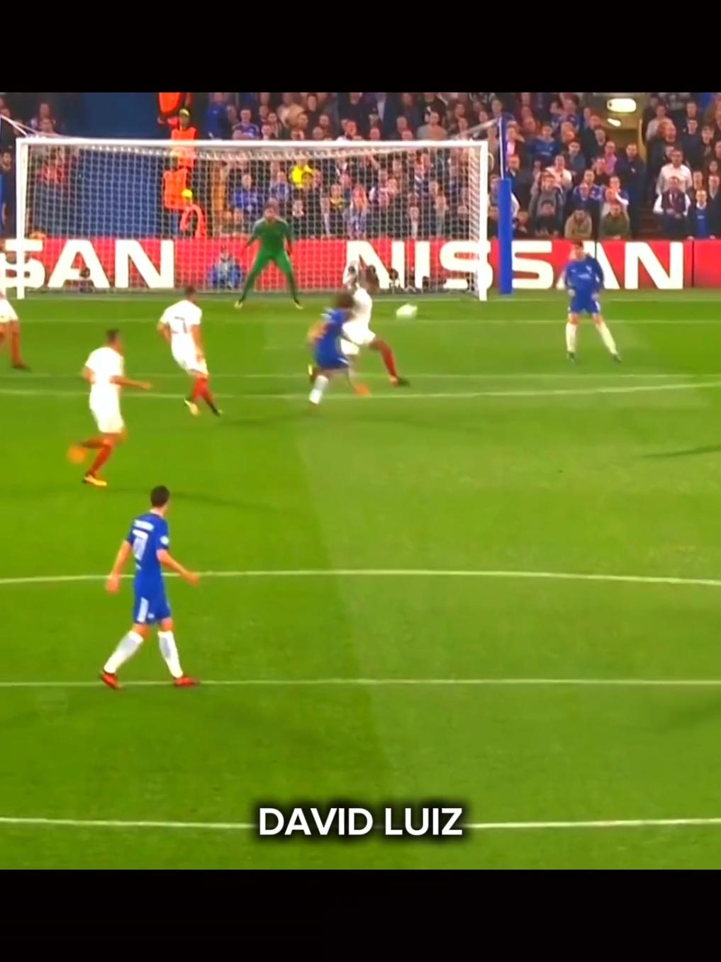 David Luiz Highlights! How good of a strike did he have? #footballedit #footballtiktok #football #chelseafc #chelsea #psg #davidluiz #luiz #freekick #baller 