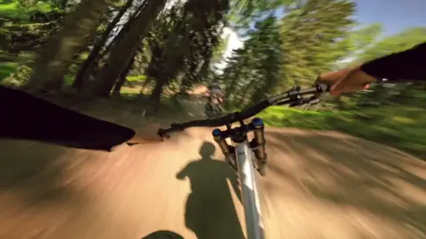 first-person view #downhill #masterbike #bikes #xixbike #xixswarm #bikephilippine #mountainbike #roadbikephilippines #mtbphilippines #xixbikes #moabikers #bike 