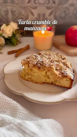 Si eres fan de la tarta de manzana🍎, ¡tienes que probar esta increíble versión con crumble!❤️ 🥣Ingredientes  Crumble: -110 de azúcar -100 gr de harina común -70gr de mantequilla fria Relleno: -100gr de mantequilla derretida -100 gr de azúcar -1 cucharadita de esencia de vainilla -2 huevos grandes tipo L -125 gr de yogur griego o natural -200 gr de harina de trigo -1 cucharadita de polvos para hornear -40ml de leche -1 manzana grande  #tartacrumble #applecake #tartademanzana  #postres #postresdeliciosos #applecrumblecake #applecrumble #crumbledemanzana #crumble #postrescaseros #postresfáciles #tartamanzana