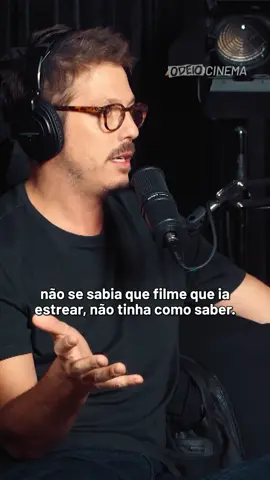 🤯 Imagina receber uma indicação de filme do @fabioporchat? Ele era o maior fã das locadoras e estava sempre pelos corredores dando dicas para todo mundo! 🎧 Escute agora o novo episódio do #OdeioCinema no Youtube, Spotify ou nas demais plataformas de áudio. #playnopodcast#tiktokmefezassistir#AdoroCinema