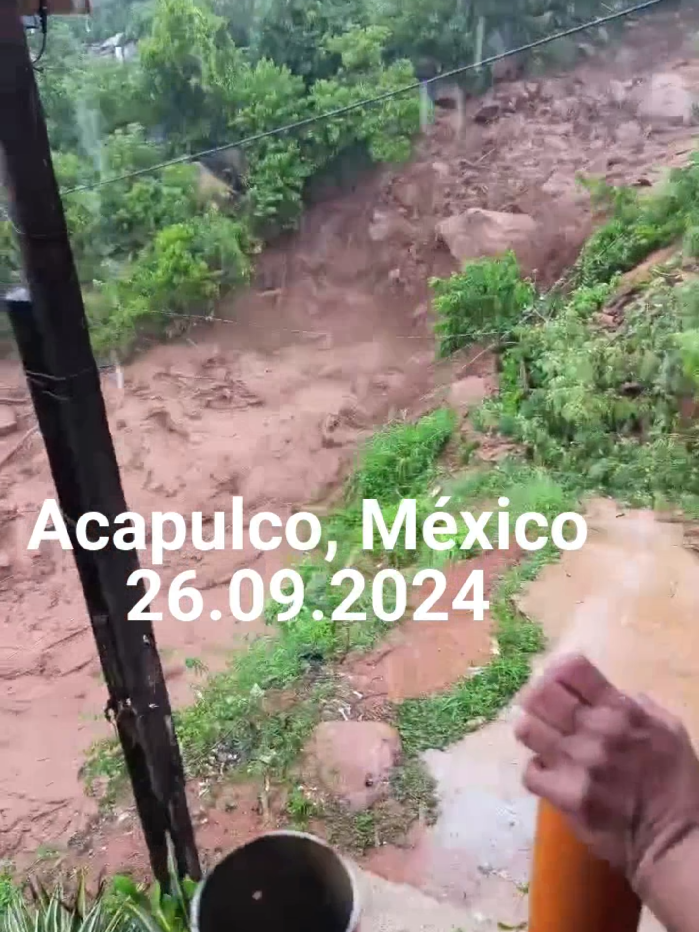 Landslide in Acapulco, Mexico #Guerrero #Colima  #Michoacán #HuracánJohn #Colima #Manzanillo  #Huracanes #John y #Helene #lluviasfuertes🌧⚡ #lluviasmexico  Acapulco El video es de Costa Azul parte alta. #landslide #acapulco #mexico #helene #hurricanehelene #hurricane  #HurricaneHelene #Mexico #Helene #Huracan #tormentatropicalhelene #tropicalstormhelene #tropicalstorm  #Sturm, #Orkanböen, #Sturmtief #stuhi #burza #nubifragio #maltempo #hurikán #uragan #طوفان #พายุเฮอริเคน #ураган #furacão #furação #ciclone #颶風 #台風 #ハリケーン #fırtına #hurrikán #uragano #إعصار #буря #штормовой #orkan #Hurrikan #hurrikaani #ouragan #θύελλα #ανεμοστρόβιλος #orkaan #hurikán #huragan #furtună #vijelie #허리케인 #powódź  flood, flooding, floods, flashflood, Flash flooding, flash floods, flooded, HeavyRains, Sturmflut, Überschwemmungen, Dauerregen, allagamento, allagamenti, Inundações, oversvømmelse, tulva, översvämning, πλημμύρα, árvíz, inundaţie, อุทกภัย, سیل, tuilte, inundació, poplave, poplava, bujica, plūdi, potvynis, üleujutus, наводнение, потоп, inondations, inundaciones, alluvione, maltempo, noodweer, overstroming, فيضانات, 洪涝灾害, 洪水, 洪涝, 突発洪水, 洪水, inondasyon, pluie, nevrijeme, nevreme, sel, banjir, heavyrain, potop, intempéries, unwetter, Überflutungen, Hochwasser, lluvias, lluvia, chuvas, enchente, ливень, storm, гроза, tempête, orages, potop, rainstorms, المكسيك‎, Meagsago, Mecsico, Meejiko, Mehhigo, Mehhiko, Méhigo, Naakaii Bikéyah, Mehika, Méhiko, Mejiko, Մեխիկո, Mekiku, メキシコ, Meksika, მექსიკა, Meкcикa, מעקסיקע‎, Meksiko, ሜክሲኮ, Мексико, מקסיקו‎, Meksiko, 멕시코, मेक्सिको, මෙක්සිකෝ, เม็กซิโก, Meksyk, Meкcикa, مكزيك, Messico, il-Messiku, Mê-hi-cô or Mễ Tây Cơ, Mexic, Mèxic, Mexico, México, Méxicu, Mexicum, Mēxihco, Mexiko, Mexikó, Mexíkó, Μεξικό, Mexique, mexygu'e, Miksiku, M'onda, 墨西哥, மெக்ஸிக்கோ #murgang  #Gewitterzelle, Wetterlage, Unterspülungen, #Überschwemmungen, #Rutschungen, #Murgängen,  debris flows, #Schlammlawinelandslide  #földcsuszamlás  #osuwisko  #оползень  #deslizamientosdetierra  #klizišta  #glissementsdeterrain