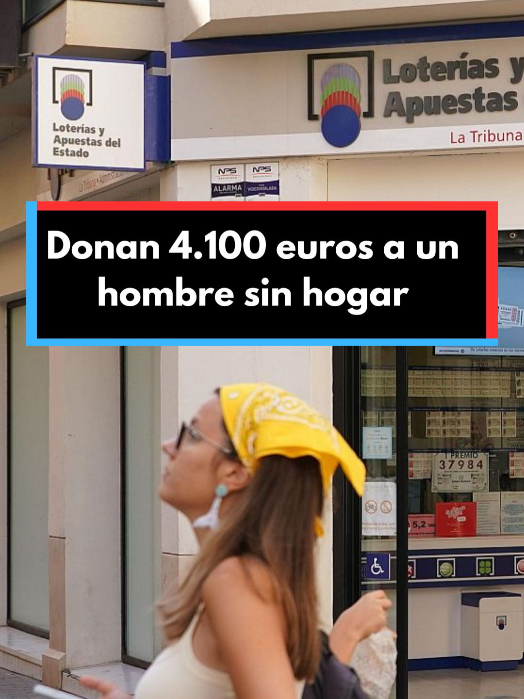 Una pareja dona 4100 euros a un hombre sin hogar, que se encontraba semiinconsciente junto a una administración de la lotería en Málaga. Solo un día después de este gesto solidario la Tribuna de los pobres vendió, de la lotería nacional, el primer premio!!!. En total más de 600.000 euros #loteria #solidaridad #málaga #dinero #noticias #noticiastiktok #news