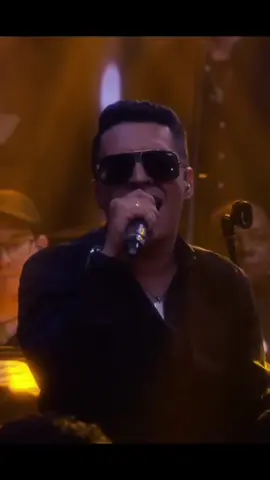 El Mariscal de la Salsa, el gran Diego Gale, dirigiendo la orquesta.  Título: #amorcuantoteamo  Interpreta: #grupogale
