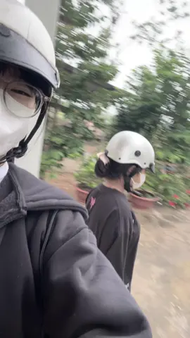 sáng dc ghệ chở đi hoc