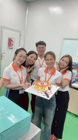 Chúc em gái tuổi mới thành công🥳🥳🥳