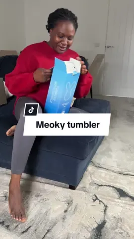 This right here will help you keep hydrated . Click on the link in this video to get yours.  #meoky🥤cups #stayhydrated #tiktokmademebuyit #foryoudays 