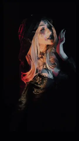 You need halloween inspo heres your sign 😈 #beladimetriscu #beladimetriscucosplay #beladimitrescuedit #residentevil8village #re8village  #residentevilvillage #residentevil #dimetrescudaughters #fypppp 