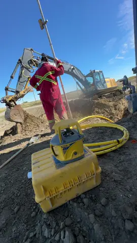 Got some of the Jenex guys back to dig and prep the holes for the water cistern and septic tank before the tanks show up in the morning 👍 #construction #heavyequipment #work