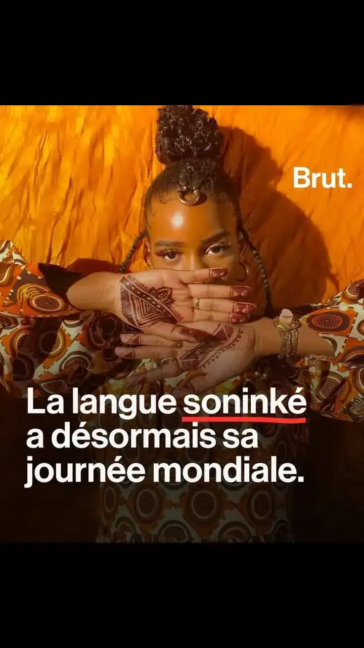 La première édition de la journée mondiale de la langue #soninké a été célébrée le 25 septembre 2024 au siège de l’Unesco, à #Paris. Le soninké, c’est une langue parlée par plus de 2 millions de personnes en Afrique de l’Ouest, dans des pays comme le #Mali, la #Gambie ou encore le #Sénégal.   C’est seulement la deuxième langue africaine, après le #kiswahili, 