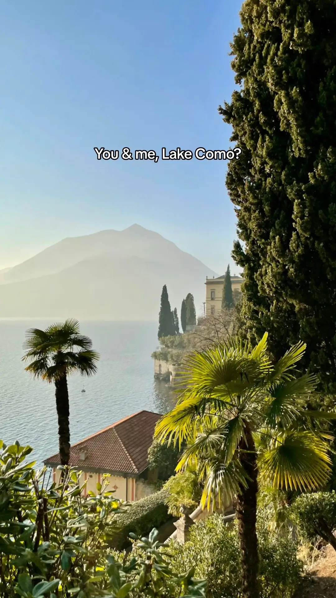 📍Lake Como, Italy 🇮🇹🛵🍝 #italy #lakecomo #travel #traveltiktok #fyp 