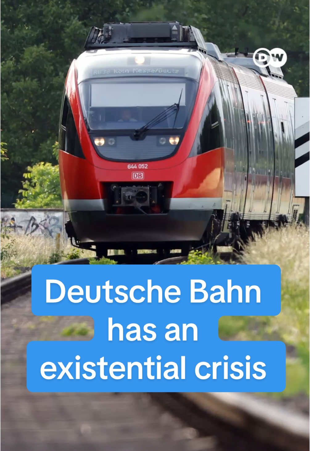 This train doesn't exist – does it? #deutschebahn #train #delay #time #timetable 