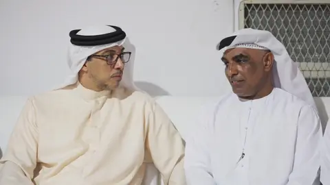 منصور بن زايد يقدم واجب العزاء في شهداء الوطن