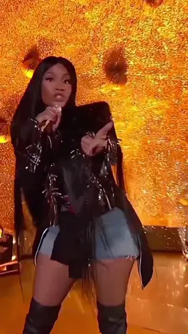 Nicki rehearsing swish swish (VMAs 2017). 🔥🫠 #nickiminaj #kenzmarajj #foryou #xyzbca #fyp #performance #live #vmas @Nicki Minaj 