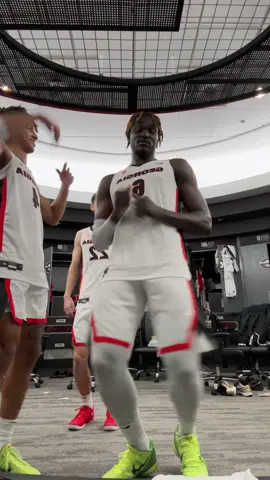 Why somto hit that shi??? #fyp #uga @Jordyn Kee @S0MTO #mbb #d1 #dance #viral #sec #hooper 