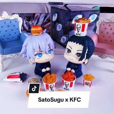 little gojo & geto kfc photo shoot 🩷 honestly want to just stay here in this happy delulu place where little gojo and geto just exist in a slice of life manga 😭 #jjk #satosugu #kfc #jujutsukaisen #gojo #geto #lookupfigures #jjk271 #animefigure #figurecollection #animefyp #manga 