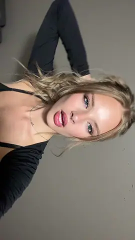 𖠌