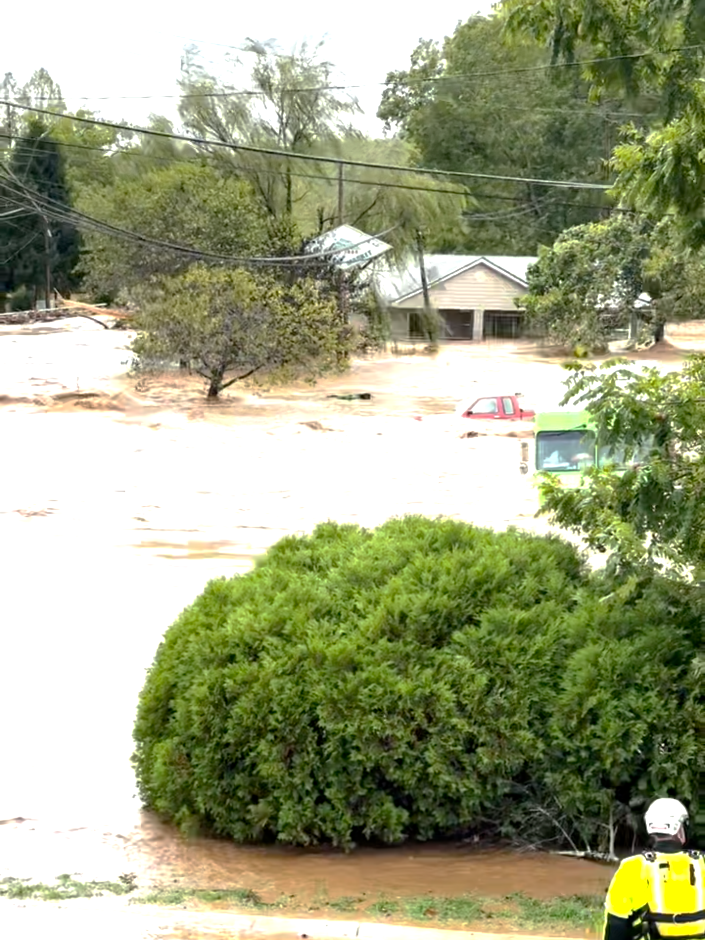 Asheville house floats away #helene #hurricane #tropicalstorm #ncwx #asheville #wnc