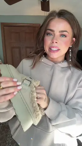 Actually the cutest shoes for fall & winter 🤭🤎🧸🫶🏼 TTS!! Wearing the color beige ✨ #fyp #fitcheck #OOTD #shoes #fallfashion #fall 