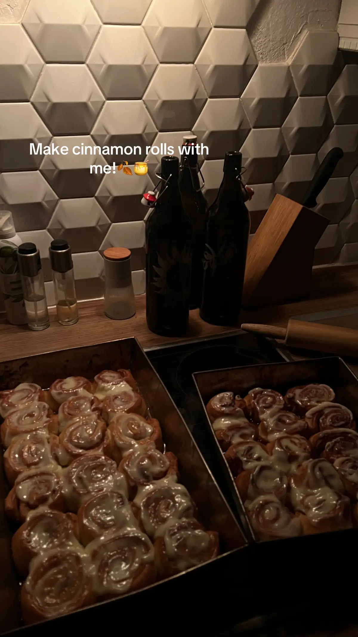 #rorygilmore #cinnamonroll #baking #fall #comfortfood 