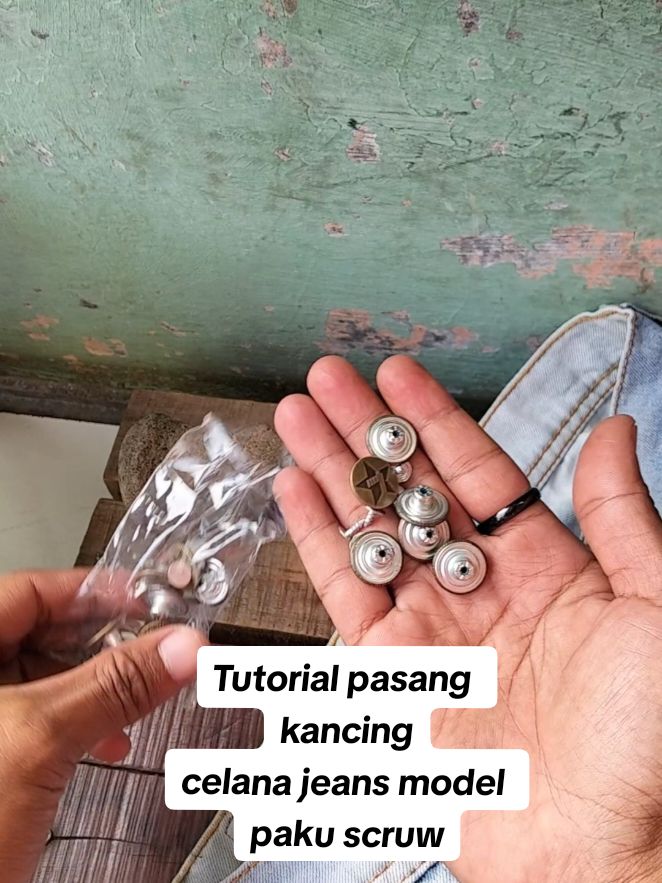 Kancing celana model paku scruw..sangat murah,mudah dalam pengaplikasiannya,cocok bgt buat ngecilin pinggang celana yg kebesaran. #kancingcelana  #kancingpengeciljeans  #kancingjeans 