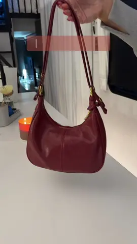 I need one in every color 😍🥰🤍 #fallpurse #purse #fall #fallpurseoutfit #redpurse #sholderbag #fallbag #redfallpurse #perfectfallbag #perfectpurse #smallpurse 