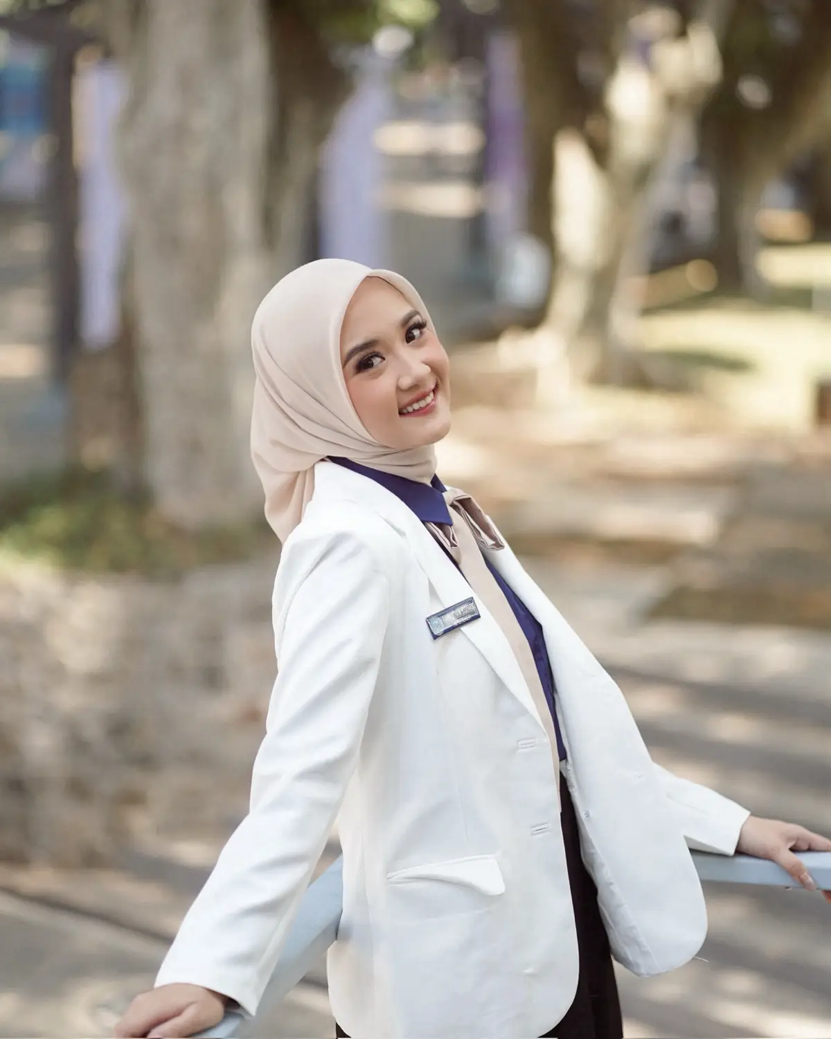 Officially a pharmacist (apt.) and also glad to announce that I'm signing out from ITB for good! 🎓✨ It’s been an unforgettable 5 years of journey filled with hard work, late nights, hahahihi and growth 💅🏻 #ApothecaryOath #SumpahApoteker #SFITB #SekolahFarmasiITB #FarmasiITB 