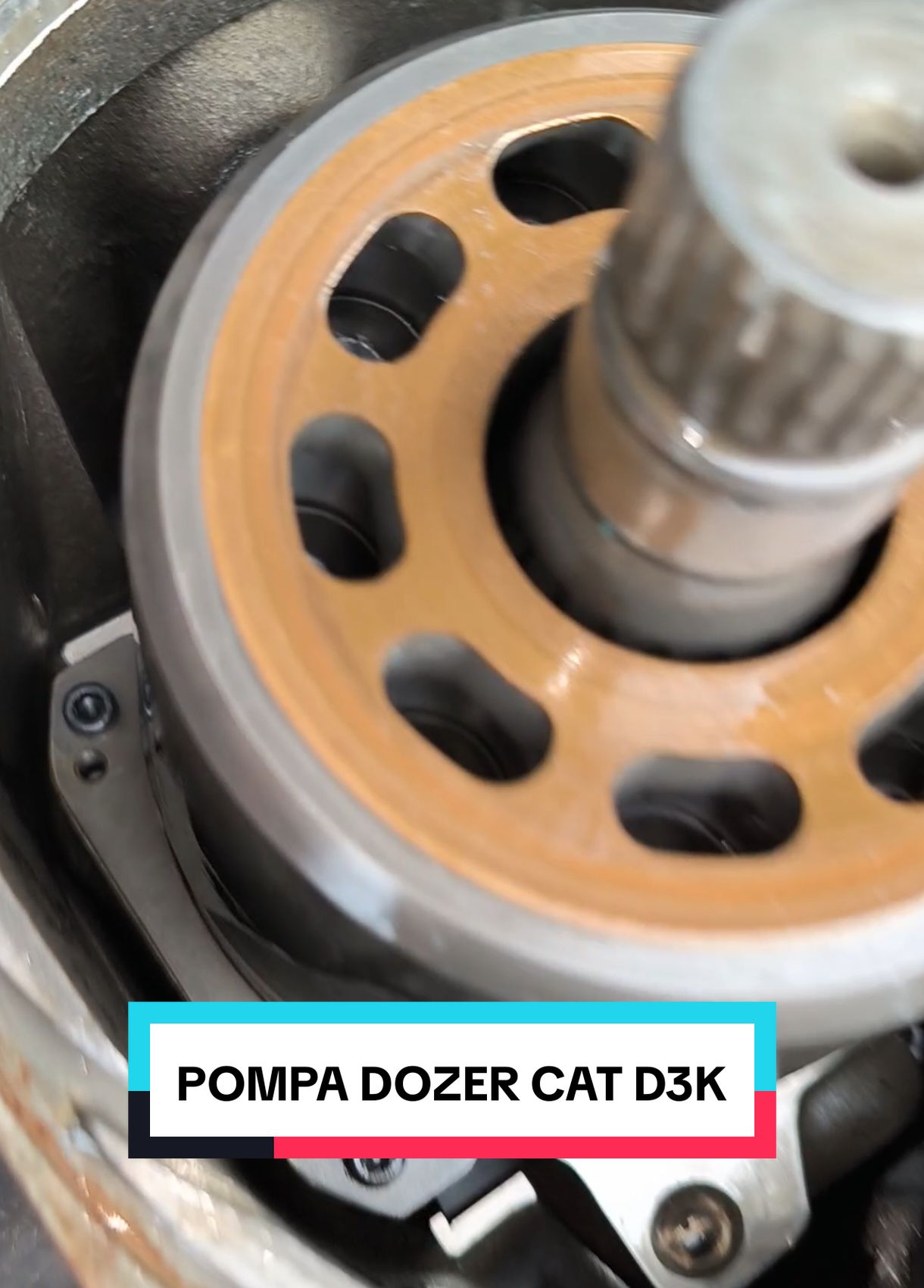 Pompa Induk / Main Pump Dozer CAT D3K - Copotan Harga : Rp.25.000.000 CP : 087780118562 (ZAMAN) #caterpillar #komatsu #hitachi #engine #engineer #engineering #mekanik #mekaniktiktok #mekanikmuda #operator #operatormuda #operator_excavator #heavyweight #heavyequipment #alatberatindonesia #lapakalatberatlab #lapakalatberat #LAB #lab #fyp 