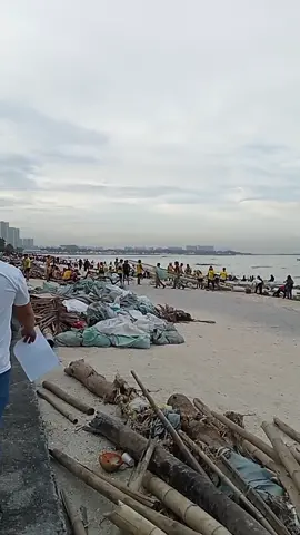 International Coastal Clean Up at Dolomite Beach #goodjob #bravo #galing #protecttheoceans #coastalcleanup #coastal #dolomitebeach #savetheworld #savetheearth #savetheplanet #cleaningtiktok #savethefuture #cantelgirl#mademyday #adayinmylife 