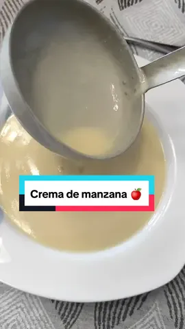 crema de manzana 🍎  #recetas #cocinacasera #postres #frutas #manzana  Ingredientes  1 kg de manzana reineta o Pink lady 1 l de leche  4 yemas de huevo  1 pieza de canela y canela en polvo Peladura de lima Azúcar o edulcorante al gusto