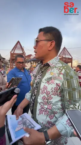 PERADABAN – Wali Kota Samarinda, Andi Harun, bersama staf dan jajarannya melakukan peninjauan langsung ke kawasan Citra Niaga di Jalan Aga Khan Award beberapa waktu lalu. Kunjungan ini bertujuan untuk melihat secara langsung kondisi terbaru dari renovasi kawasan tersebut. Dalam kesempatan tersebut, Wali Kota Andi Harun menyampaikan bahwa proyek pembangunan Citra Niaga telah mencapai progres 72,52%. 