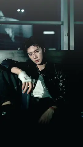 sopankah pose seperti itu?? mau mangku saya kah?? #chenzheyuan #fyp #aktorchina #cdrama #chenzheyuan 