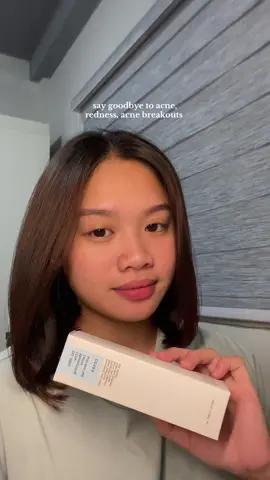 this oil-free ultra-moisturizing lotion from @COSRX Official really moisturizes and hydrates my skin which leaves my skin so smooth! #moisturizer #cosrx #facelotion #koreanskincare #skincare #oilyacneproneskin 