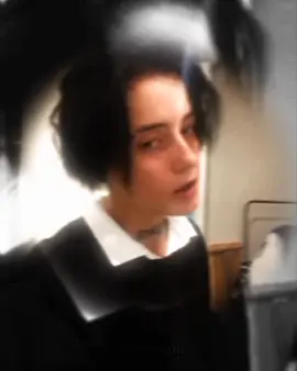 You seem tired Lisa.. need a chair?) || my tg: тревожный сырок #лизаандрющенко #елизаветаандрющенко #лизаиндиго #индиго #рекомендации 
