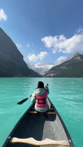 @Banff National Park #lakelouise #banff #banffnationalpark #canada🇨🇦 #canada_life🇨🇦 #canadianrockies #blue #traveltiktok #nature #wanderlust #bucketlist #roadtrip #explorepage✨ #fyp #fy #explore #mountains #mountain #aroundtheworld #discoverearth #kayak #kayaking 