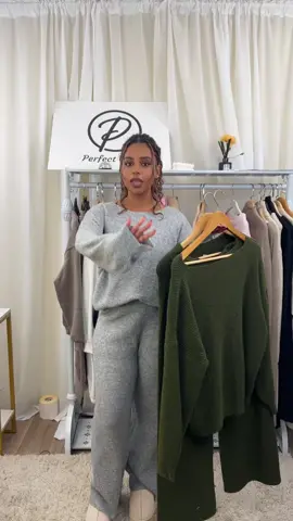 Join the live right now !! #LIVEhighlights#findtheperfectoutfit#findingthatperfectoutfitforhalloween#spotlightfindss