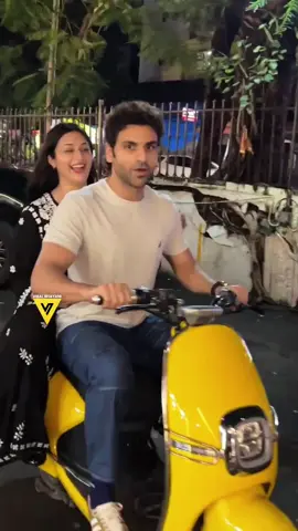 DIVEK + motor scooter😂 #divyankatripathi #vivekdahiya #divek #tellywood #couplegoals #reallife #yehhaimohabbatein 