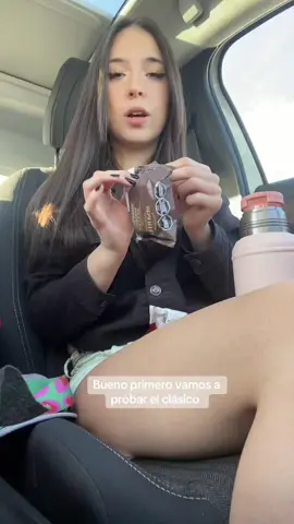 Probando alfajores de thionis😋🍫 #paratiiiiiiiiiiiiiiiiiiiiiiiiiiiiiii #thionis #fypシ゚viral #foryou 