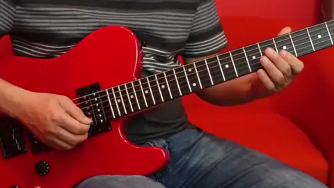 Cánh Hồng Phai - Dương Khắc Linh - Guitar Hoàng Phạm #cover #hoangguitar2210 #guitarsolo #guitarcover #xuhuong 