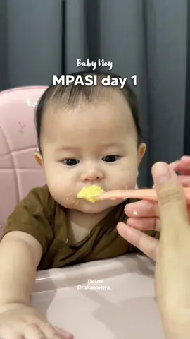 MPASI Ney hari pertama 🤍 Masyaallah tabarakallah #MPASI #rizkarizqie #mpasihomemade #raneyshaadhiva 