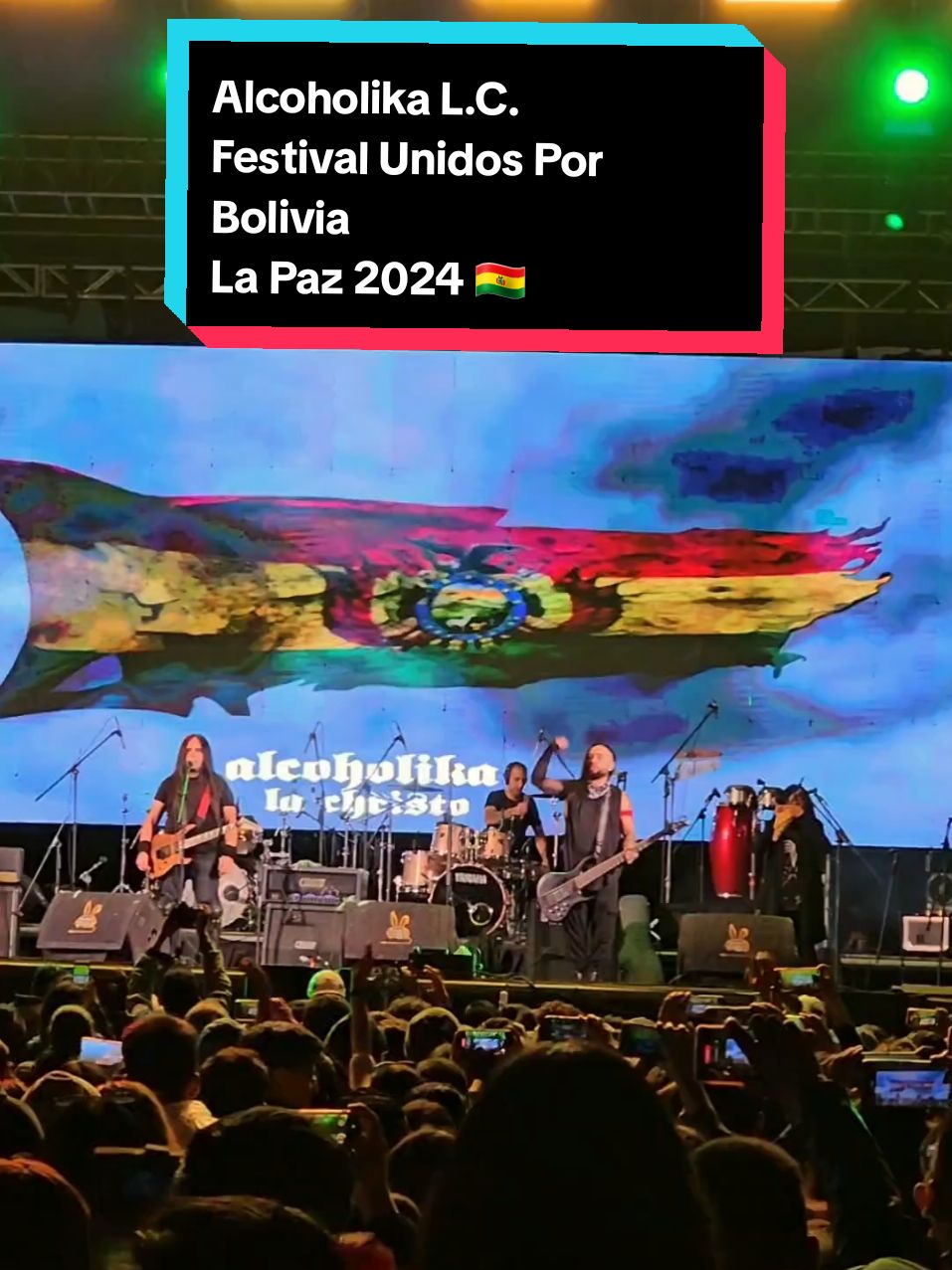 Alcoholika L.C. tan irreverente como siempre y una vez más dejando tremendo show en el Festival benefico Unidos Por Bolivia. El metal paceño más vivo qué nunca. @ALCOHOLIKA L.C  #alcoholika_la_christo #lapazbolivia #unidosporbolivia #festival #conciertobenefico #bolivia #mapacheviajero 