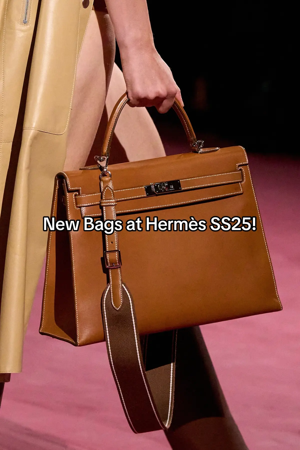 Not just Birkins but many different bags at hermes! Do you like them? #paris #hermes #birkin #parisfashionweek #SS25 #bags 