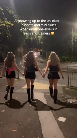 has to be done x 🖤🖤#uni #lancaster #lancasteruni #clubbing #freshers #notlikeothergirls #pickmechoosemeloveme 