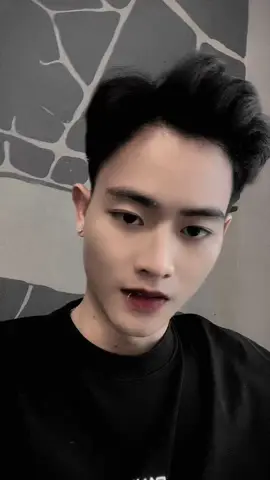 Em như hoa dịu dàng nồng nàn. Khiến con tim ta, nhớ nhung từng đêm...