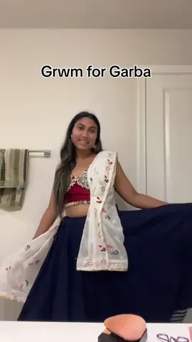 my favorite time of year 💃🪔✨ #desi #garba #grwm #MakeupRoutine #navaratri #gujju #navratri 