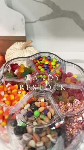 Halloween candy dispenser 👻  #candyrestock  #halloween #spookyseason #restockandrefill #asmr #asmrsounds #satisfyingvideo #halloweencandy #sweetttooth #restockasmr 