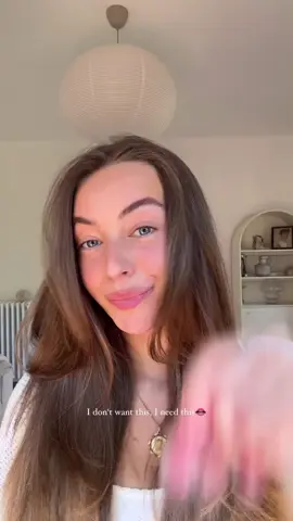 Lipgloss for a good kiss 👄 #lipglossbusiness #lipgloss #makeup #makeuptutorial #beauty #BeautyTok #beautyhacks #beautytips #BeautyReview #fyp #viraltiktok #fürdich 