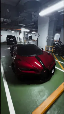 Finally uncovered#bugatti #chiron #pursport #w16 #dubai #carspotting #viral #fyp 