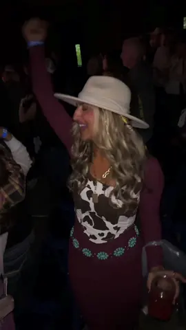 One more concert checked off my list ✅ had so much fun one of my favorite song ever 🥰 love  you @Lainey Wilson  #heartlikeatruck #watermelonmoonshine #laineywilson  #laineywilsonconcert  #country #counrtygirl 